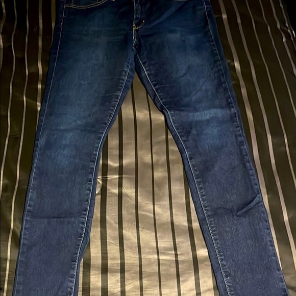 Levis Skinny Jeans - Picture 5 of 5